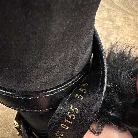 Louis Vuitton
Suede Fur Trim Lace-Up Boots - Picture 4 of 8